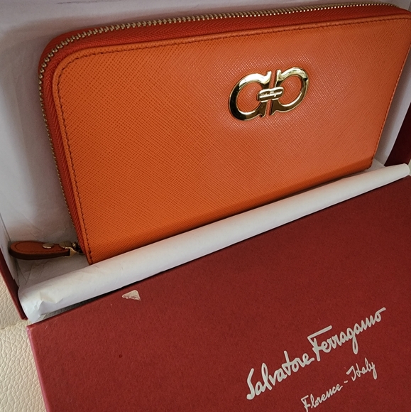 NWT ~ Salvatore Ferragamo Icona Large Gancini Zip Around Wallet ~ Lava - Picture 15 of 15
